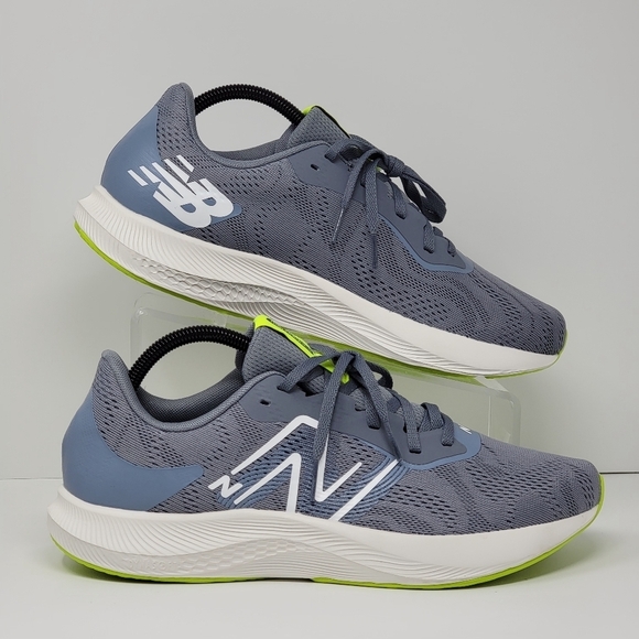 New Balance Other - New Balance Unisex DynaSoft Pro Run V2 Gray Running Shoes Men Sz 10/ Wnms 11.5